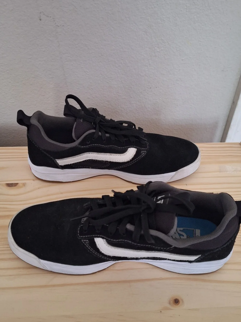 Vans Ultrarange Pro Black and White Skate Shoes Size 9